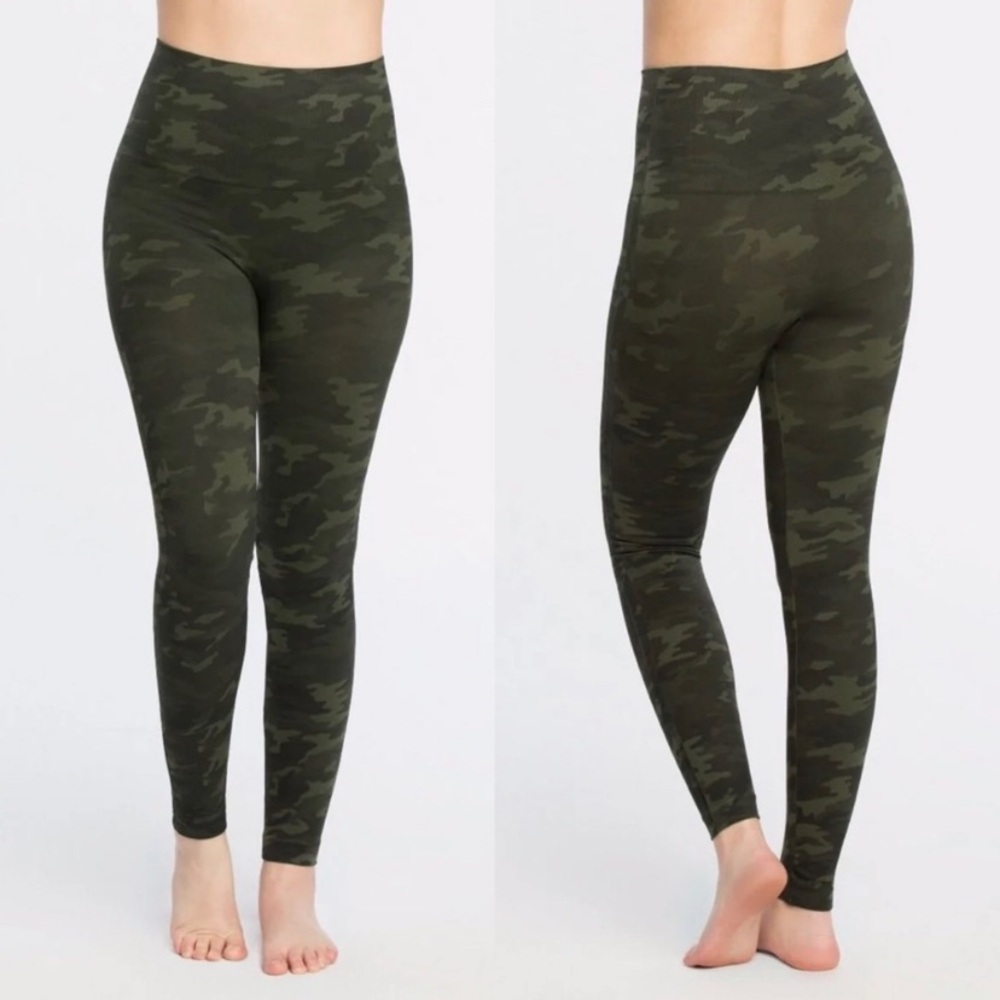 SPANX CAMO green legging size medium